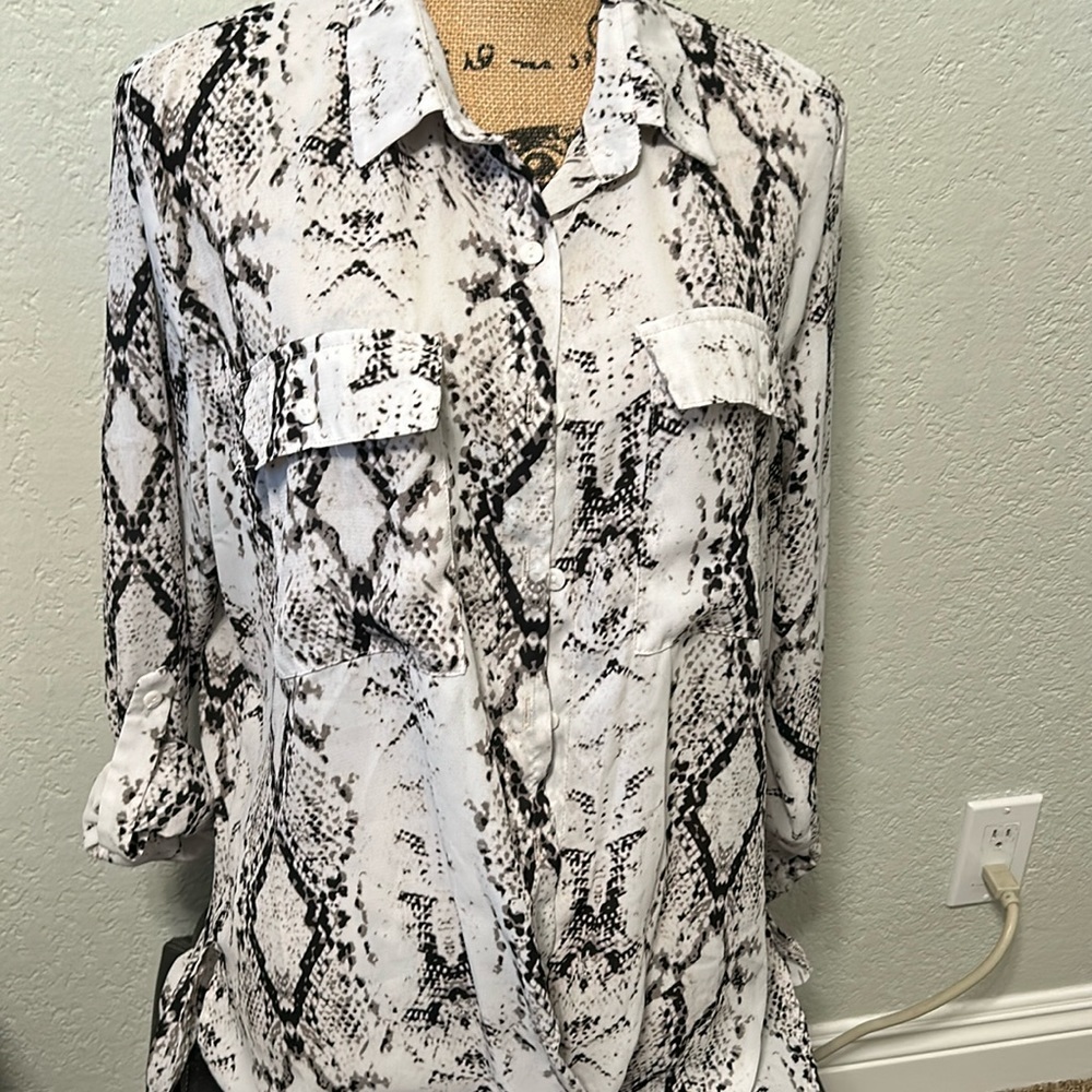 Snakeskin Long sleeved button up Top